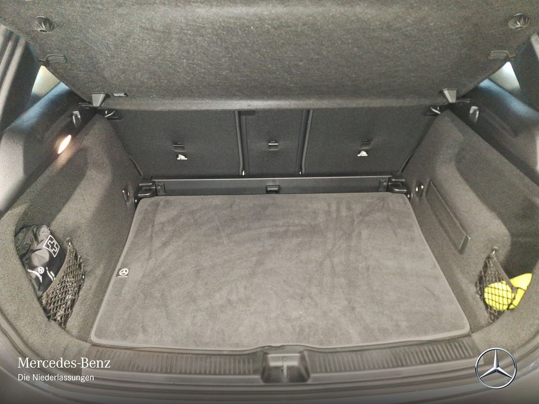 Mercedes-Benz B 180 AMG Line Sedan