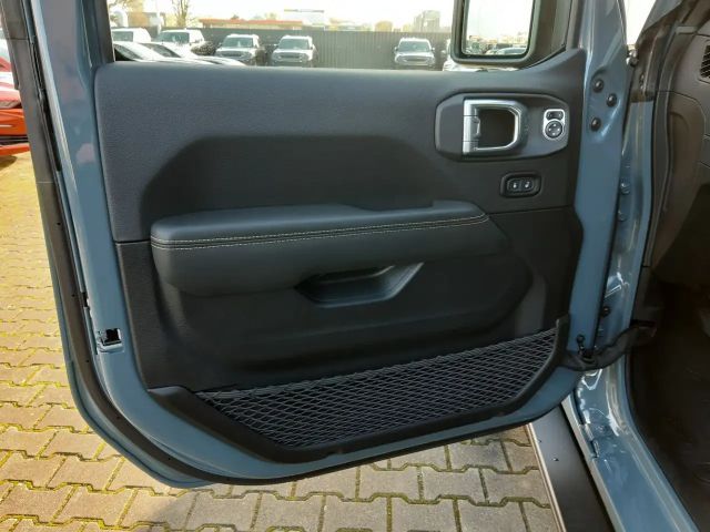 Jeep Wrangler Sahara