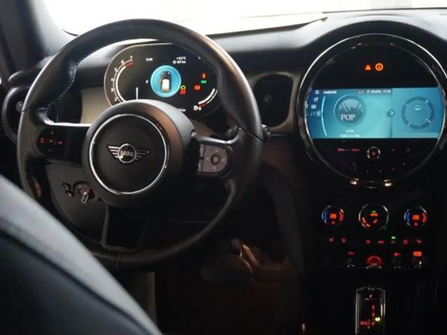 MINI Cooper COOPER 1,5 CAMDEN LEDER NAVI LED SHZ TEMPOMAT 17"