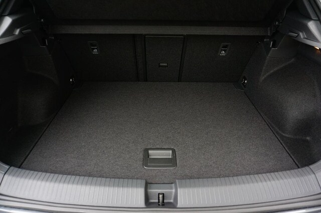 Volkswagen T-Roc T-ROC 1.5 E2 R-L  BT110 TSID7F