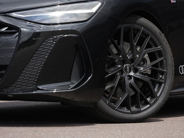 Audi A6 Avant Quattro S-Tronic