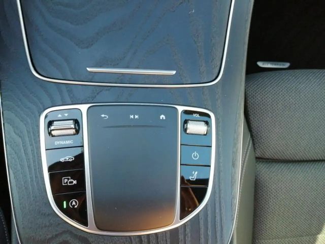 Mercedes-Benz E 200 4MATIC