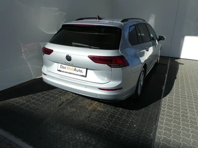 Volkswagen Golf Life Variant