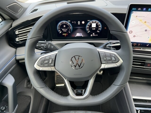 Volkswagen Tiguan TDI 4M AHK Pano HarmanKardon 360°