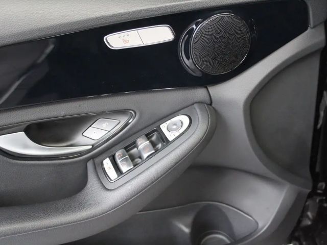 Mercedes-Benz C 200 C 200 d Sedan