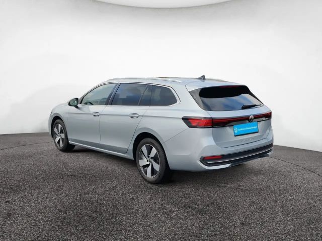 Volkswagen Passat 1.5 eTSI Business DSG Variant