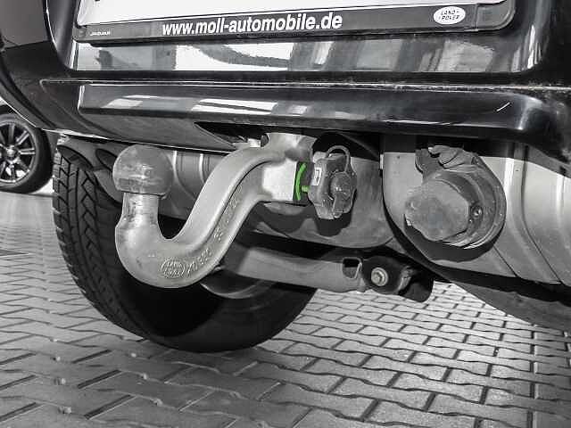 Land Rover Defender 90 Dynamic SE