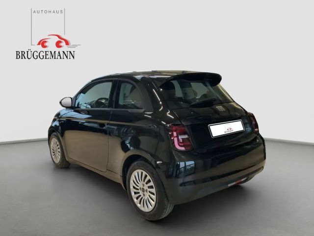 Fiat 500e Action