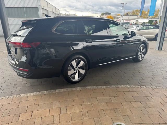 Volkswagen Passat 1.5 eTSI Business DSG Variant