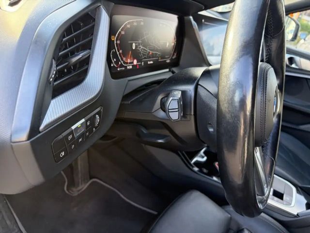 BMW 118 118i Sedan Sport Line