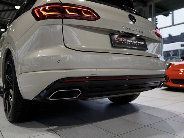 Volkswagen Touareg R-Line Style