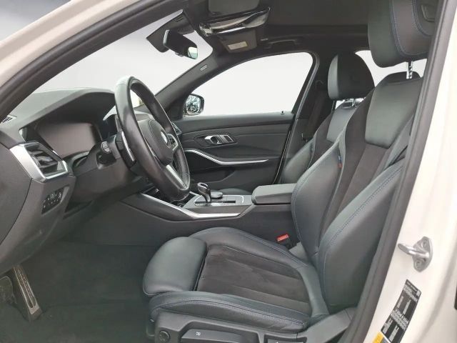 BMW 330 330e M-Sport Touring xDrive