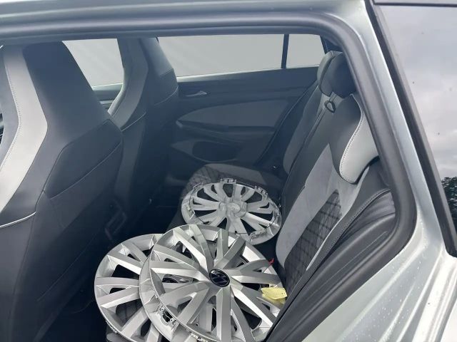 Volkswagen Golf R-Line Variant