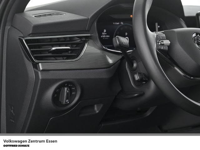 Skoda Kamiq KAMIQ Scoutline TSI DSG LED AHK Panorama Navi