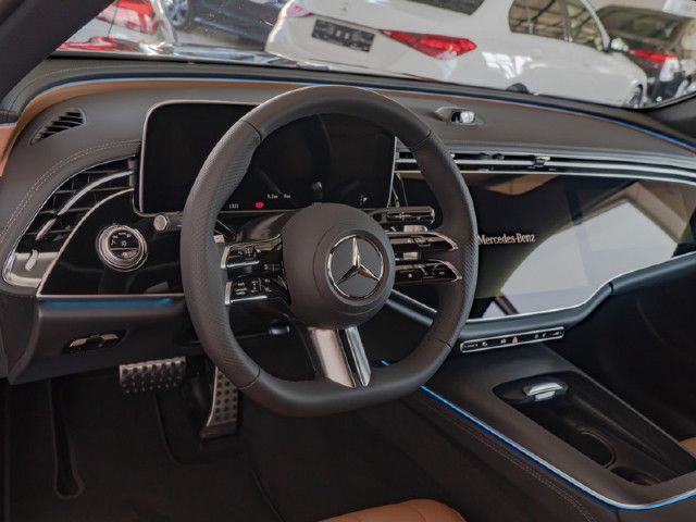 Mercedes-Benz E 200 4MATIC Sedan