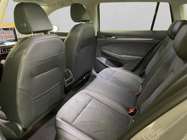 Volkswagen Golf 1.5 eTSI DSG Variant