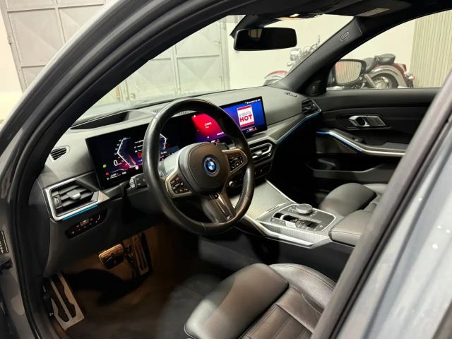 BMW 330 330e M-Sport xDrive