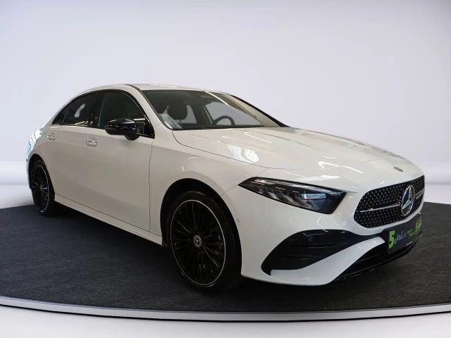 Mercedes-Benz A 250 A 250 e AMG Line