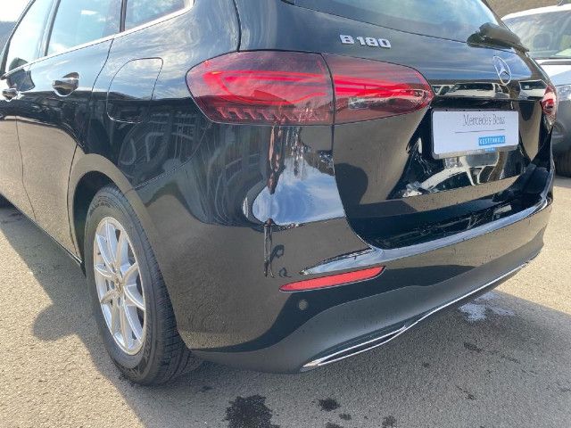 Mercedes-Benz B 180 Sedan