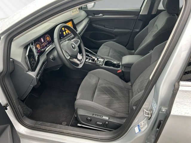 Volkswagen Golf 1.5 eTSI DSG