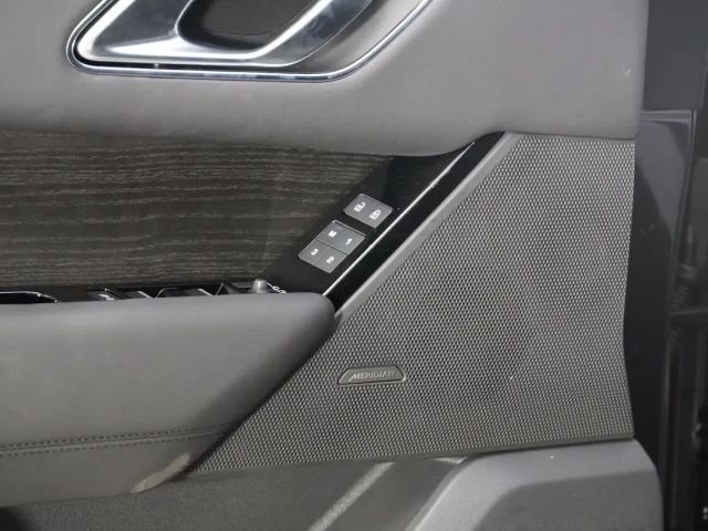 Land Rover Range Rover Velar SE