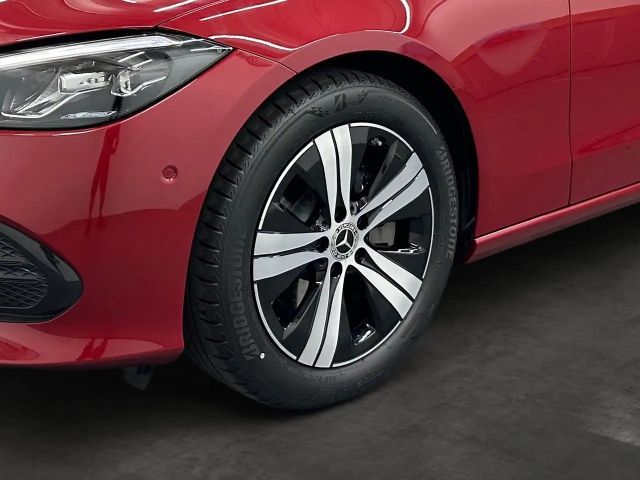 Mercedes-Benz C 180 AVANTGARDE Sedan