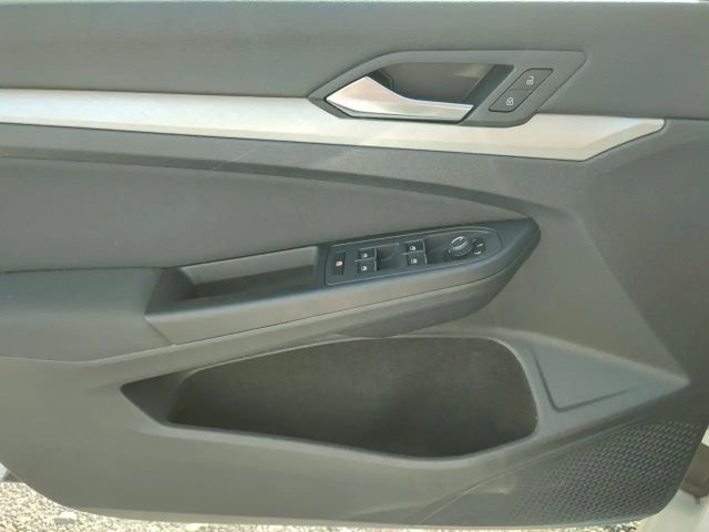 Volkswagen Golf 1.5 eTSI DSG Golf VIII Life