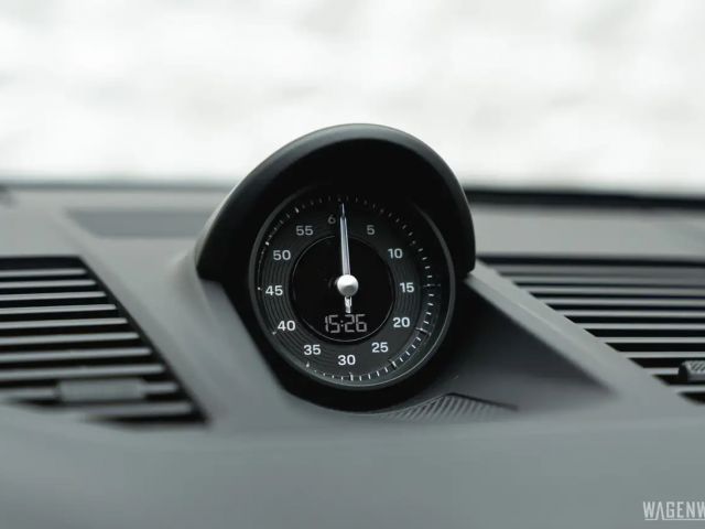 Porsche 992 4 Cabrio GTS Targa