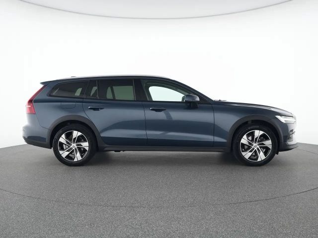 Volvo V60 AWD Plus