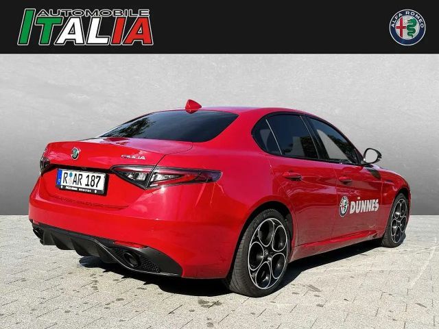 Alfa Romeo Giulia AT8 Q4 Turbo