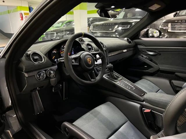 Porsche Cayman Coupé