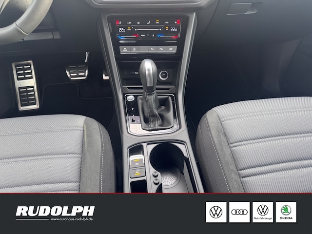 Volkswagen Touran 1.5 TSI Highline 7-Gang- DSG LED Navi AHK SHZ PDC Klima ACC