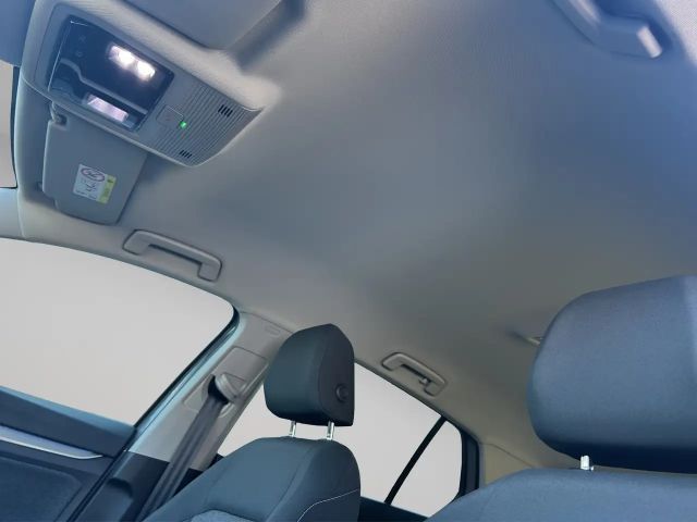 Volkswagen Golf 1,5 TSI Navi LED AHK SHZ RFK ACC