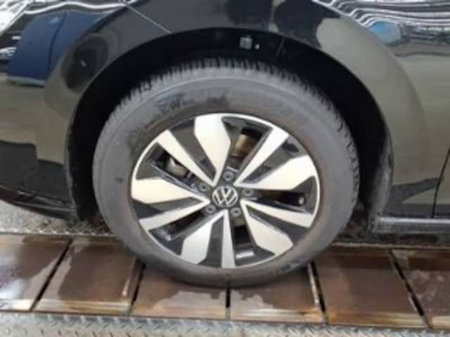 Volkswagen Golf 1.5 eTSI DSG