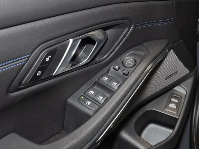 BMW 330 330i M-Sport Sedan xDrive