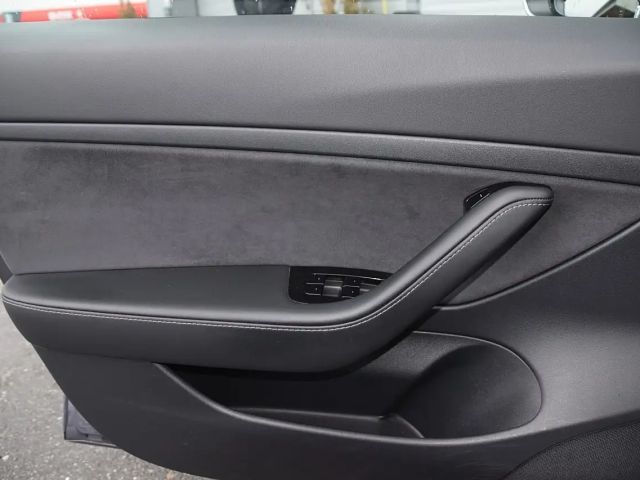 Tesla Model 3 RWD Standard Range