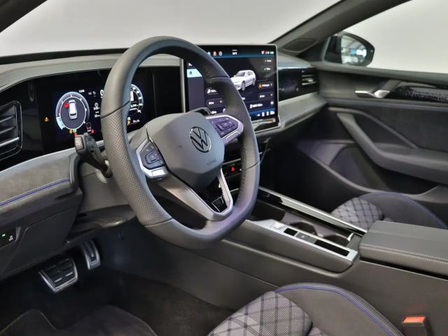 Volkswagen Passat DSG R-Line