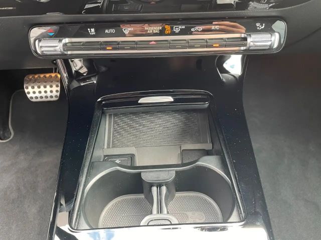 Mercedes-Benz CLA 200 AMG Line Coupé