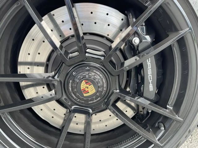 Porsche 911 4 Cabrio Carrera GTS