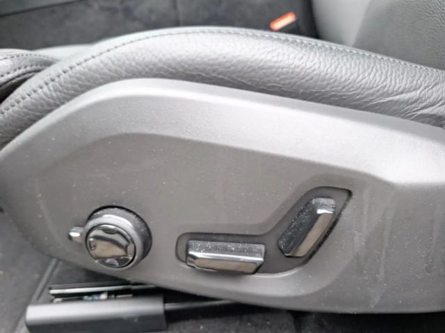 Volvo XC60 Dark Plus T6