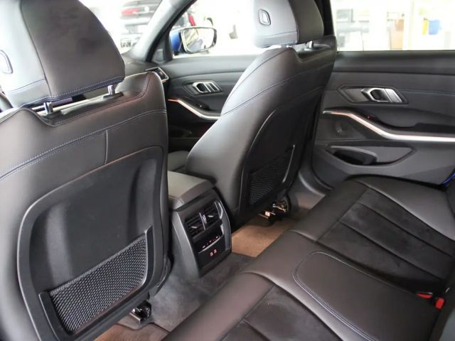 BMW 320 320d M-Sport Sedan xDrive