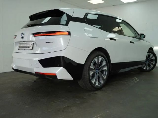 BMW iX xDrive40