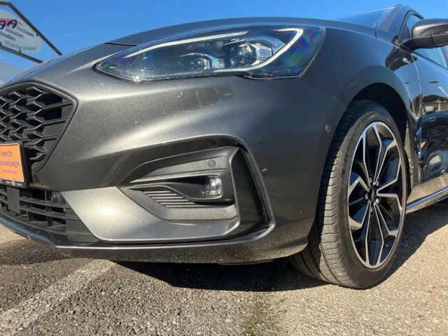 Ford Focus ST Line Wagon