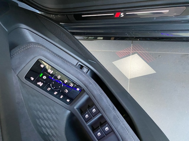 Audi A6 Avant Quattro S-Tronic