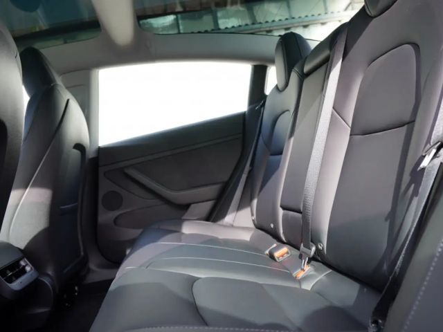 Tesla Model 3 Standard Range