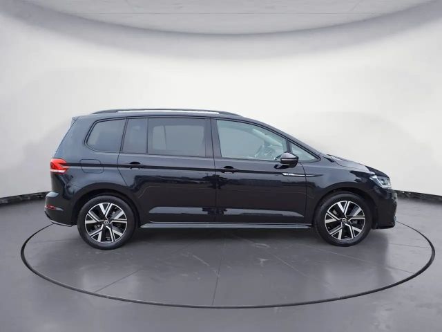 Volkswagen Touran 1.5 TSI DSG R-Line