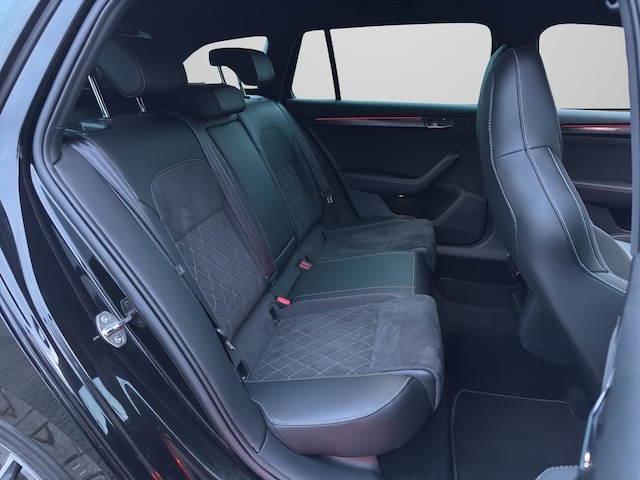 Skoda Superb 2.0 TDI Combi Sportline