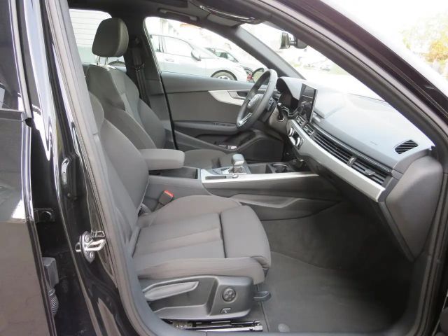 Audi A4 40 TDI Avant S-Line