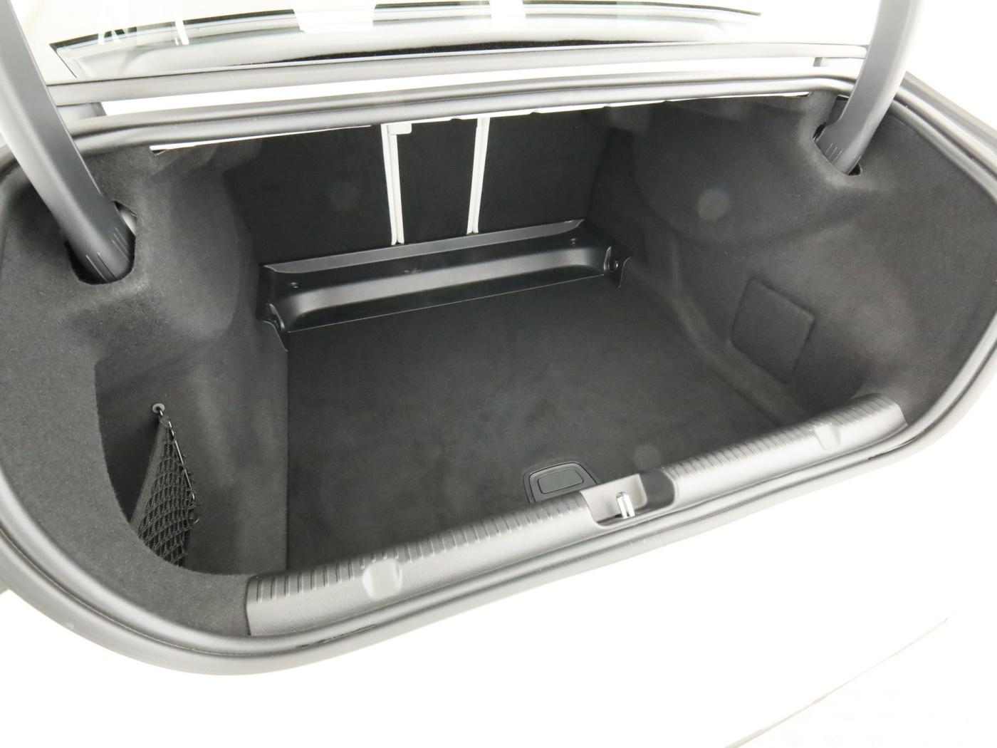 Mercedes-Benz EQE 300 AMG Line Sedan