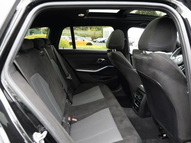 BMW 320 320d M-Sport Touring xDrive